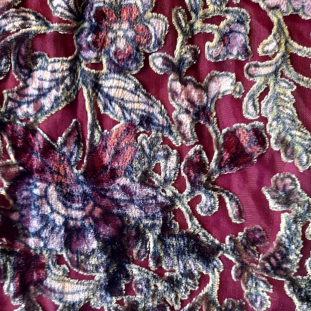 ● Lily White | velvet ruffle sleeve - Picture 8 of 11
